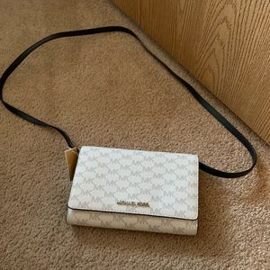 NWT Michael Kors Jet Set Large Crossbody Clutch